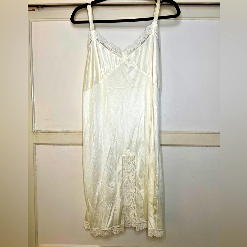 Vintage White Slip w/ Slit in Front